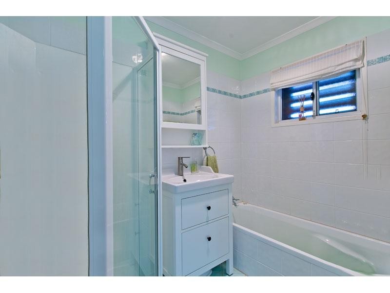 22 Meron Street, Wynnum West QLD 4178