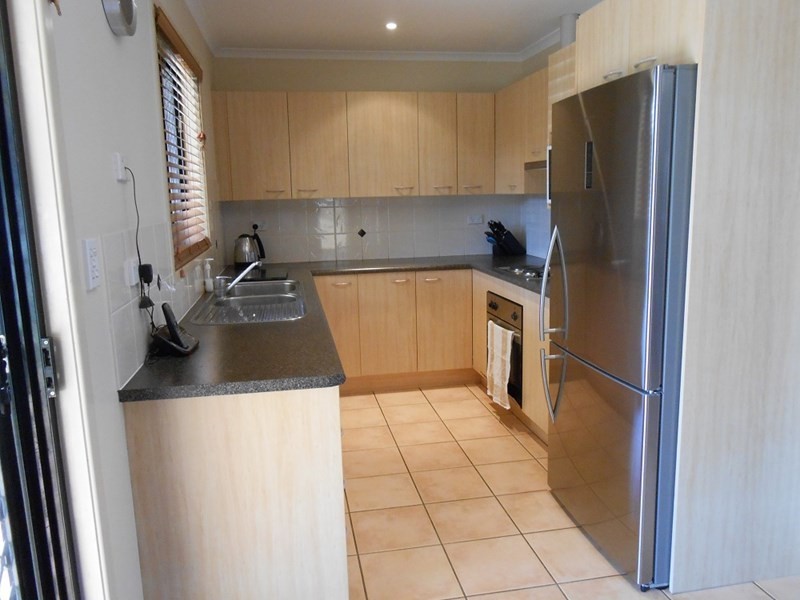 18 Hinckley Street, Manly West QLD 4179