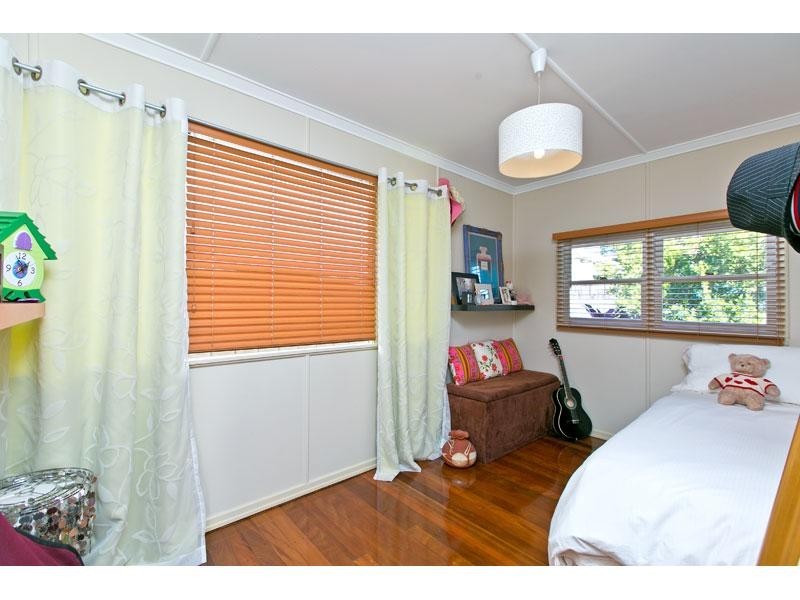 41 Buderim Street, Manly QLD 4179