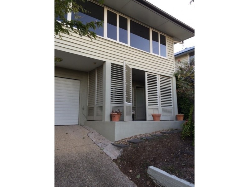 22 Benalla Street, Manly QLD 4179