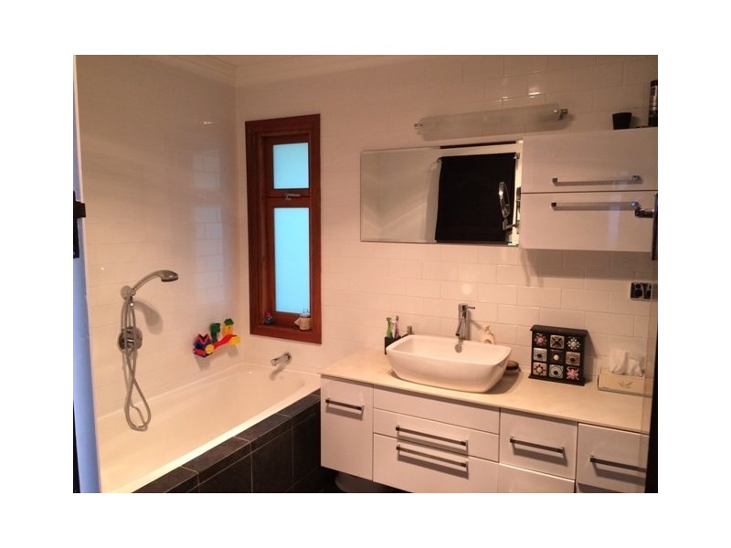 22 Benalla Street, Manly QLD 4179