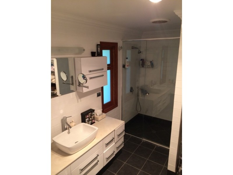 22 Benalla Street, Manly QLD 4179