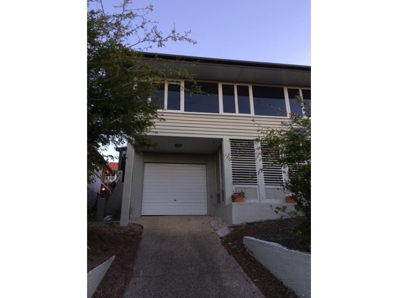 22 Benalla Street, Manly QLD 4179