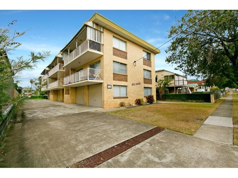 2-22 CLARA Street, Wynnum QLD 4178