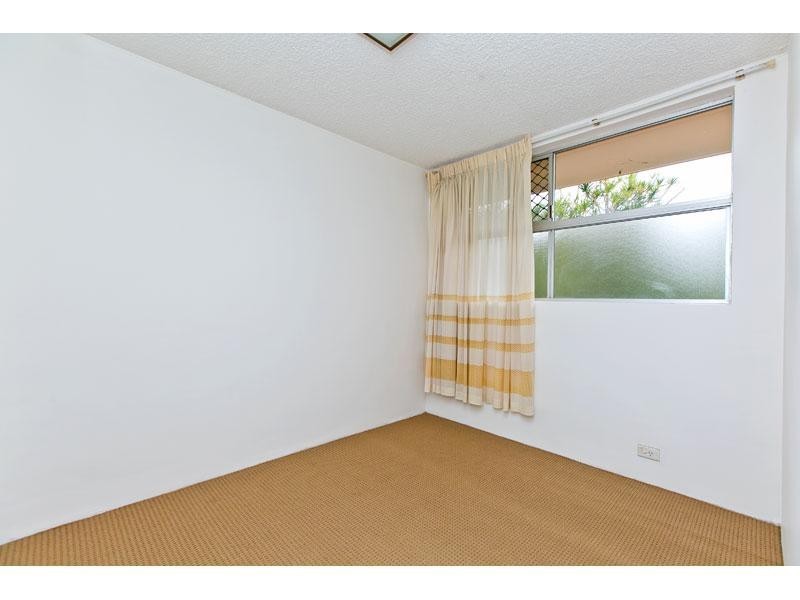 2-22 CLARA Street, Wynnum QLD 4178