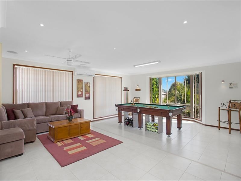4 Cannes Street, Wakerley QLD 4154