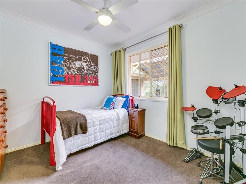 35 Trevally Crescent, Manly West QLD 4179