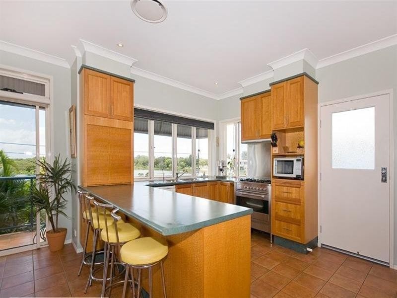 791 Esplanade, Lota QLD 4179