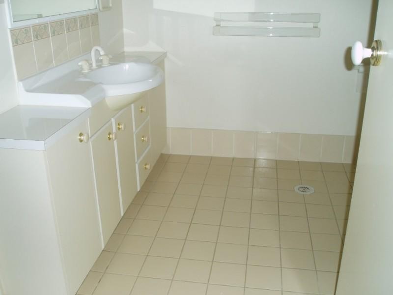 2/99 Akonna Street, Wynnum QLD 4178