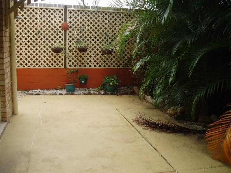 2/99 Akonna Street, Wynnum QLD 4178