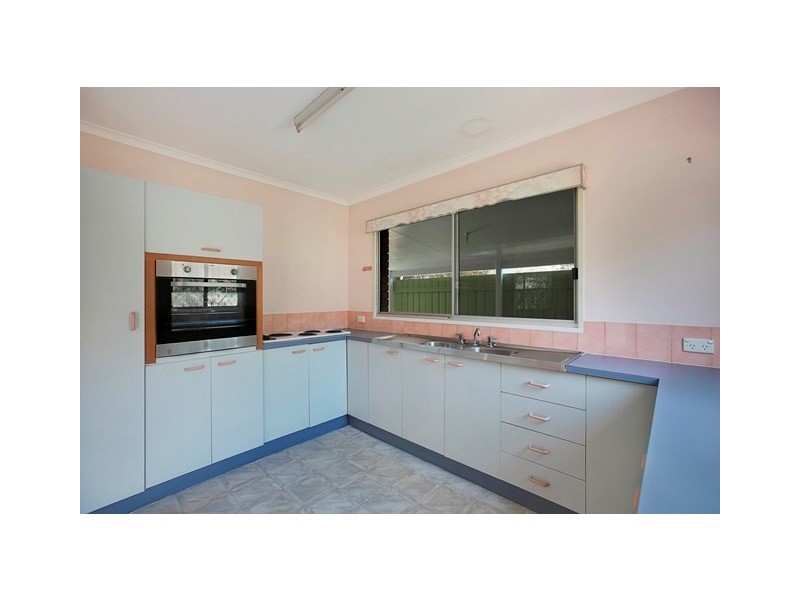 24 Roseberry Parade, Wynnum West QLD 4178