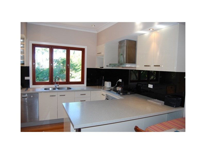 69 Sibley Road, Wynnum West QLD 4178