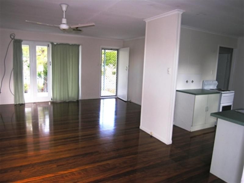 8 Ogilvie Street, Wynnum North QLD 4178