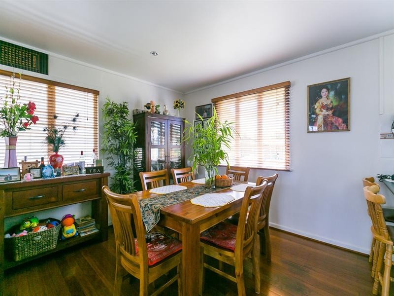 4 Cranleigh Street, Wynnum West QLD 4178