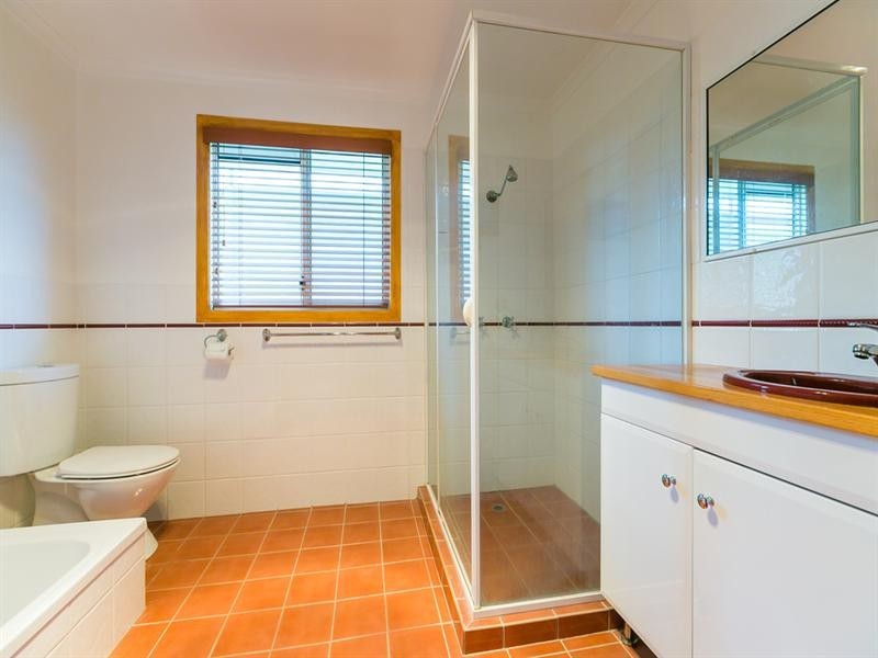 4 Cranleigh Street, Wynnum West QLD 4178