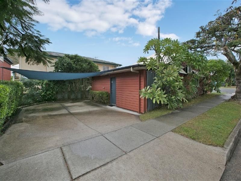 74 Stratton Terrace, Manly QLD 4179