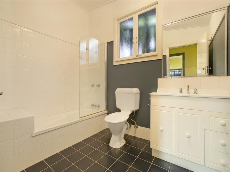 74 Stratton Terrace, Manly QLD 4179