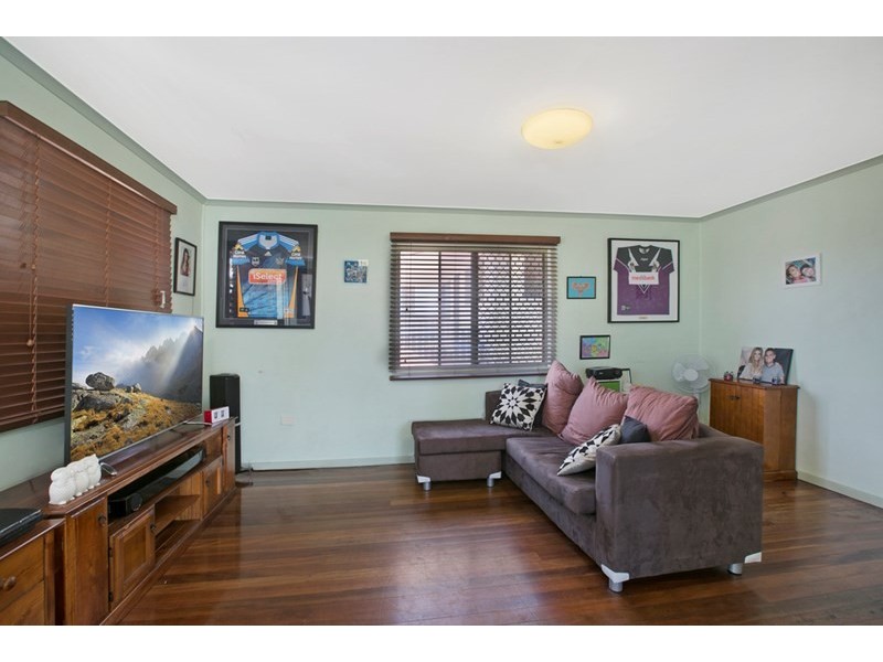 32 Yamboyna Street, Manly QLD 4179