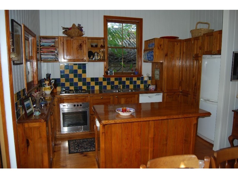 122 Kingsley Terrace, Manly QLD 4179