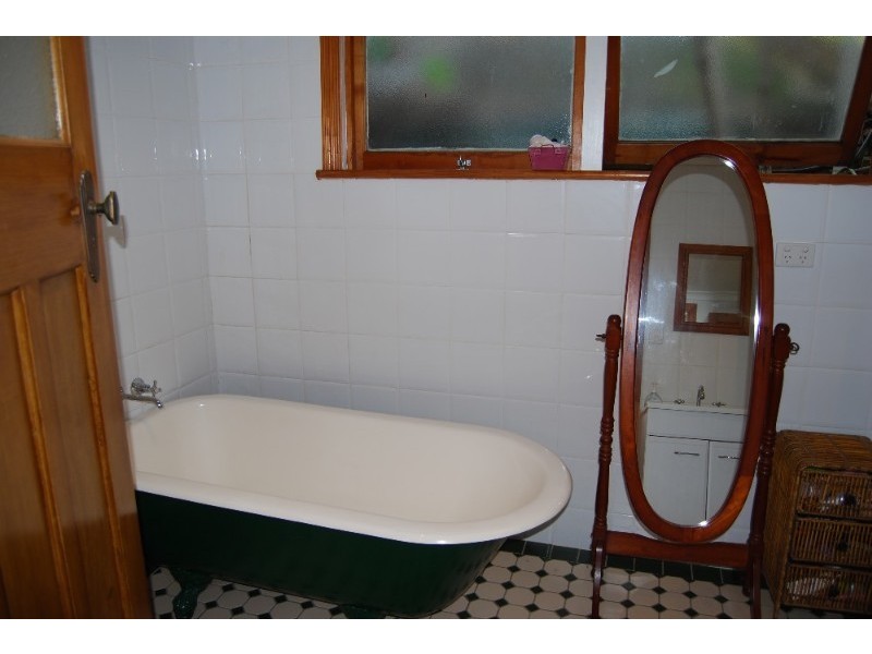 122 Kingsley Terrace, Manly QLD 4179