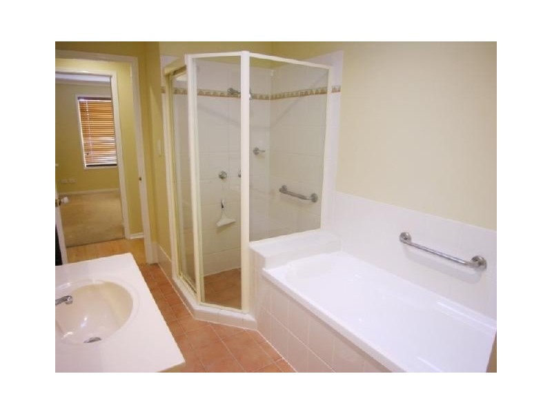 1/8 Drayton Terrace, Wynnum QLD 4178