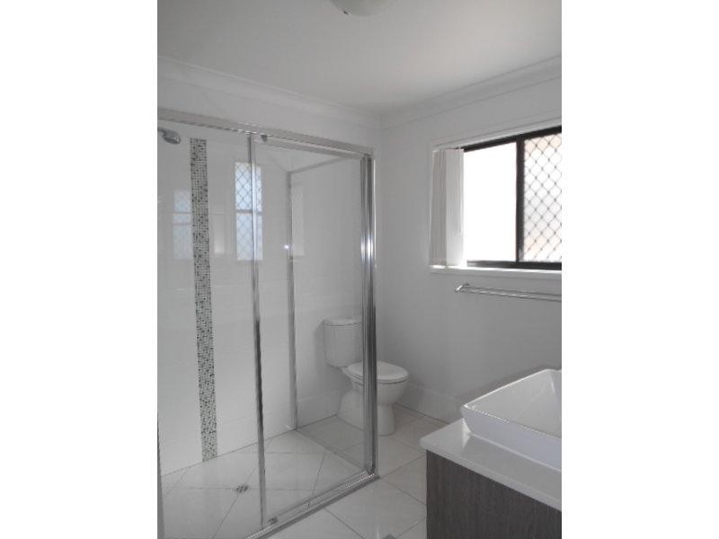 73 Whites Road, Manly QLD 4179