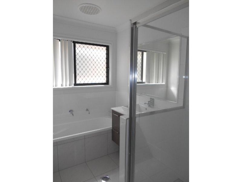73 Whites Road, Manly QLD 4179