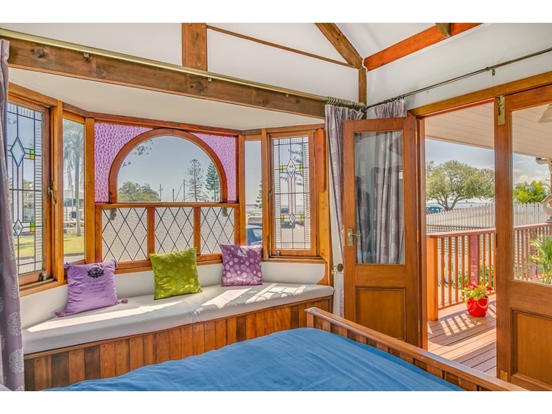 21 Waterloo Esplanade, Wynnum QLD 4178