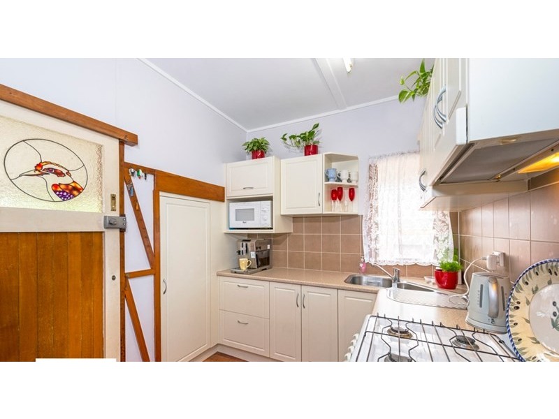 21 Waterloo Esplanade, Wynnum QLD 4178