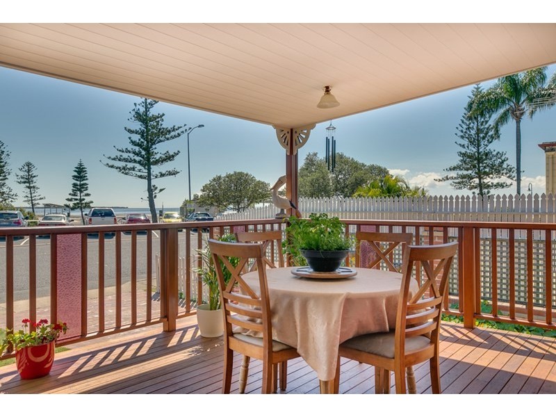 21 Waterloo Esplanade, Wynnum QLD 4178