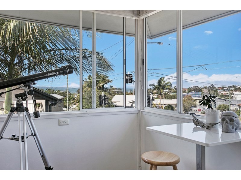 22 Gordon Parade, Manly QLD 4179