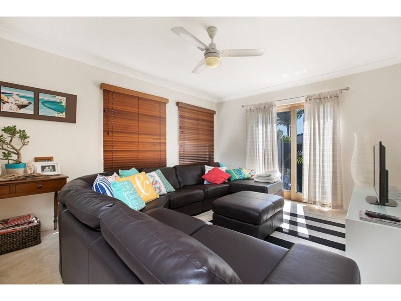 22 Gordon Parade, Manly QLD 4179