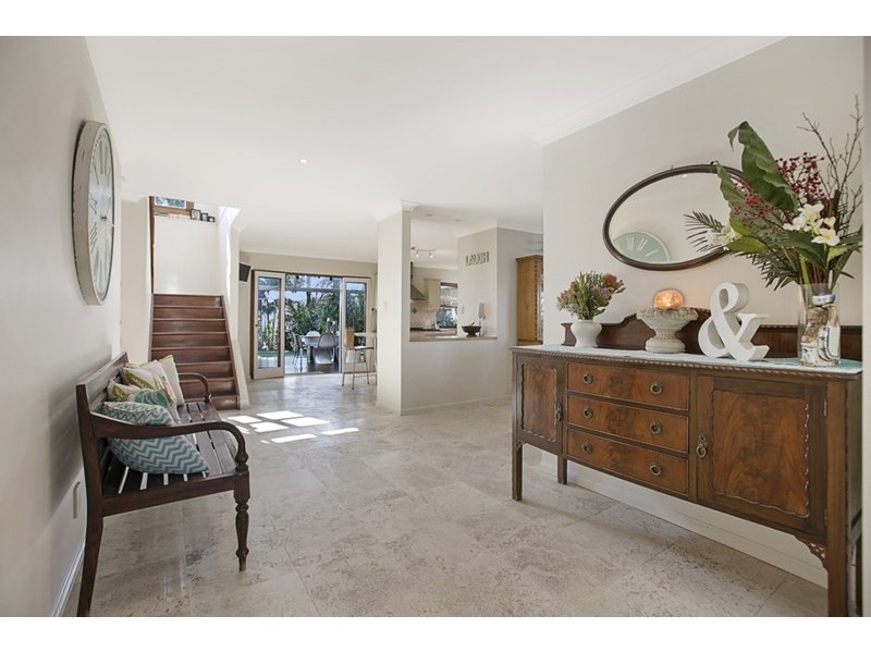 22 Gordon Parade, Manly QLD 4179