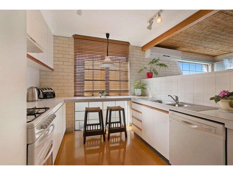 29 WATERLOO Esplanade, Wynnum QLD 4178