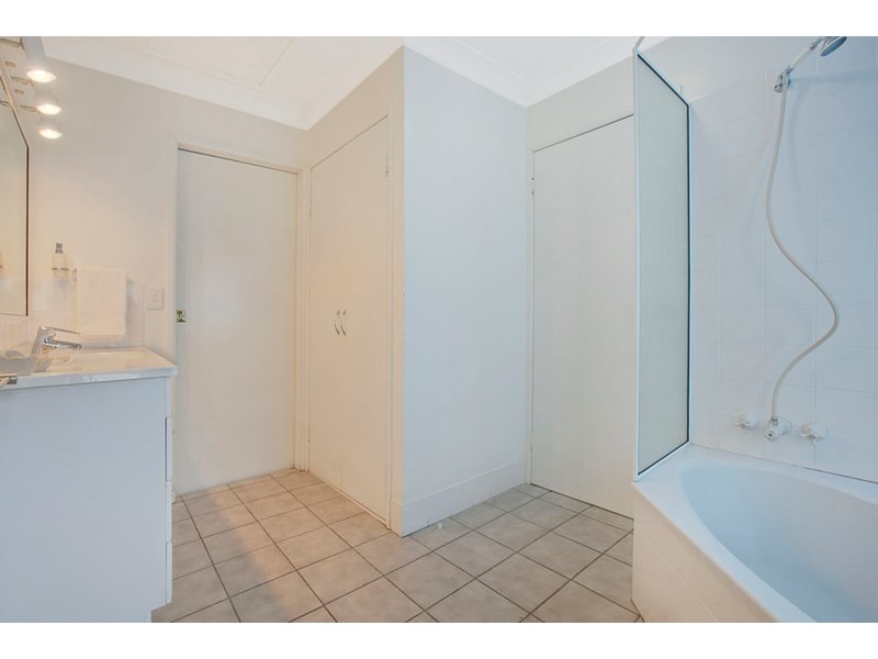 29 WATERLOO Esplanade, Wynnum QLD 4178