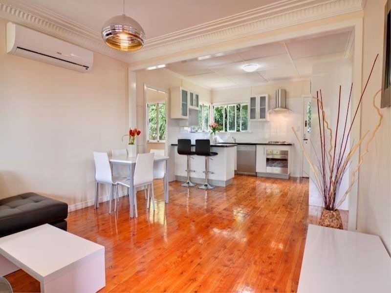 92 Constellation Way, Wynnum QLD 4178