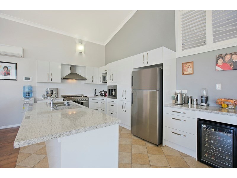 32 Manly Road, Manly QLD 4179