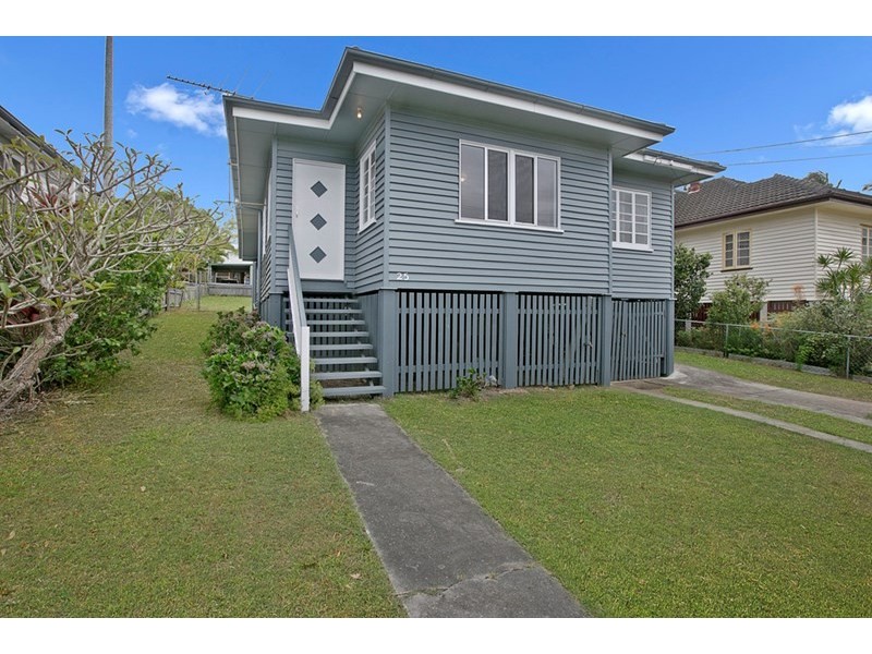 25 Montrose Parade, Wynnum West QLD 4178