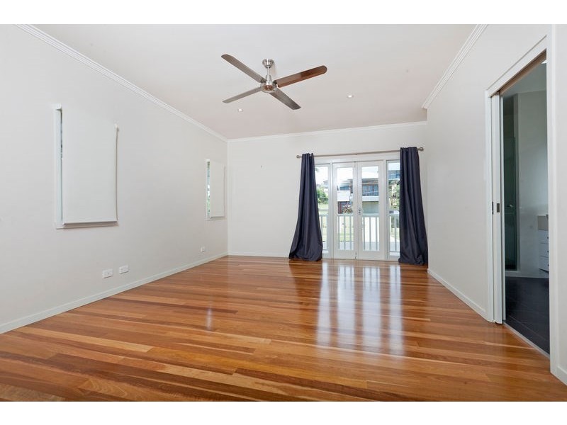 100 Melville Terrace, Manly QLD 4179