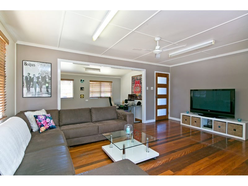 123 Wondall Road, Wynnum West QLD 4178