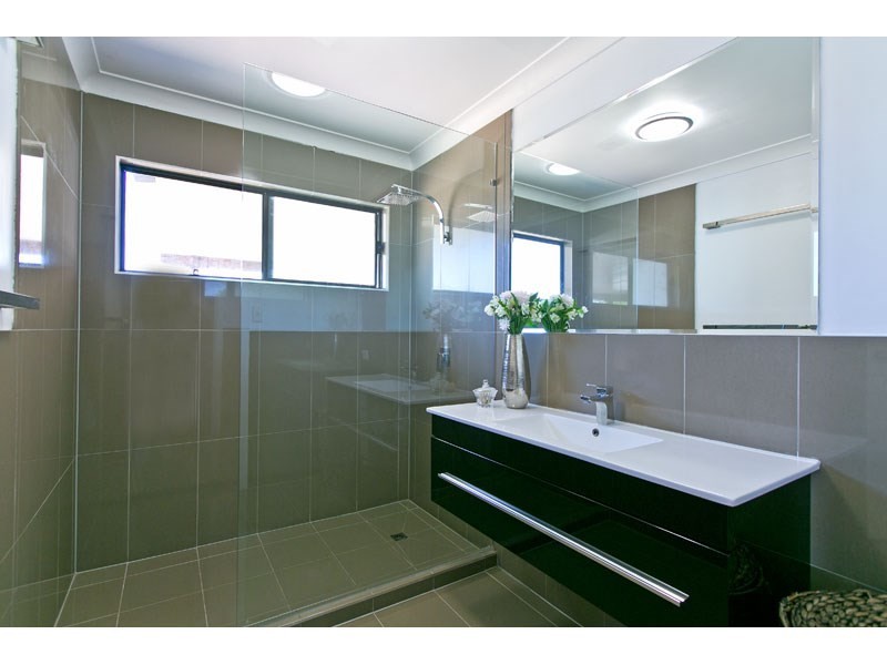 123 Wondall Road, Wynnum West QLD 4178