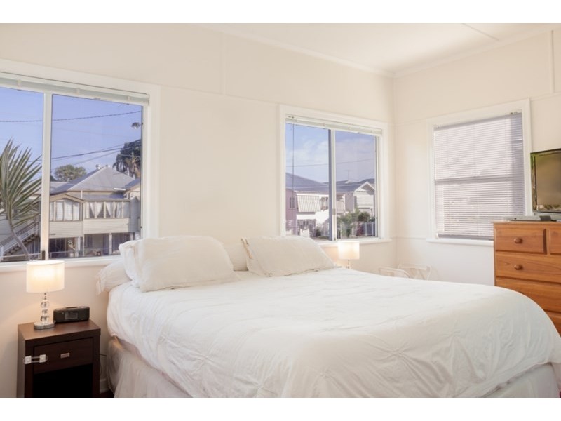 19 Bride Street, Wynnum QLD 4178