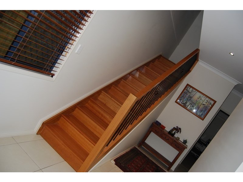 27 Davidson Street, Wynnum QLD 4178