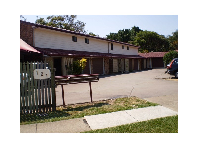 2/121 Berrima Street, Wynnum QLD 4178