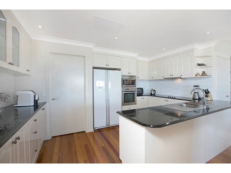 92 Kingsley Terrace, Manly QLD 4179