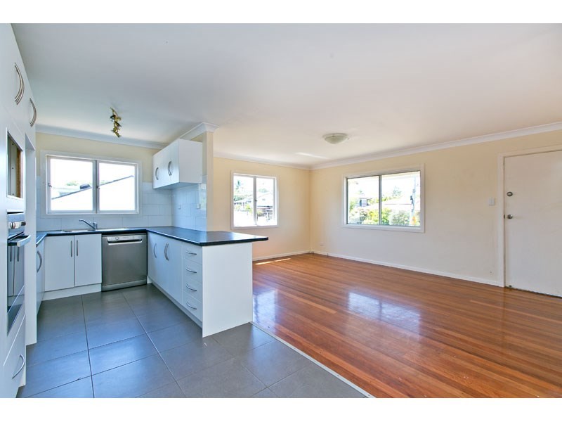 5 Samantha Street, Wynnum West QLD 4178