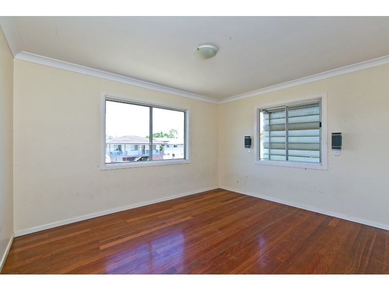 5 Samantha Street, Wynnum West QLD 4178