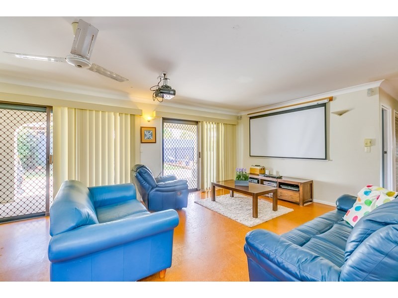 12 GREGGOR Street, Wynnum West QLD 4178