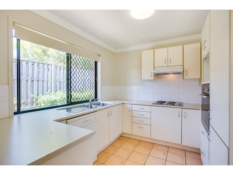 7 HOLLAND Crescent, Wynnum West QLD 4178