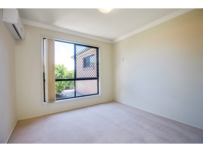 7 HOLLAND Crescent, Wynnum West QLD 4178